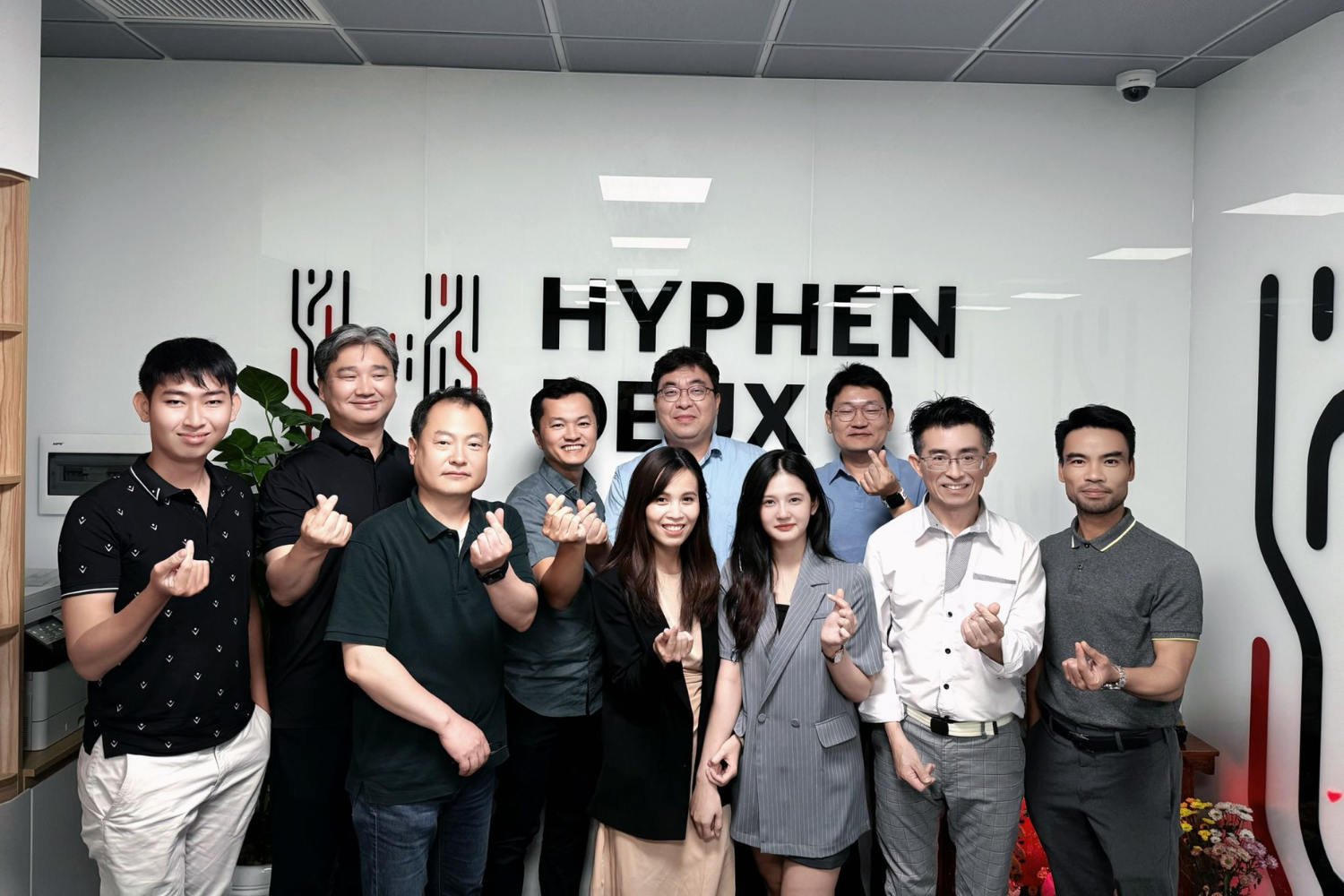 Hyphen Deux welcomes representatives of CoAsia and ARM to office.