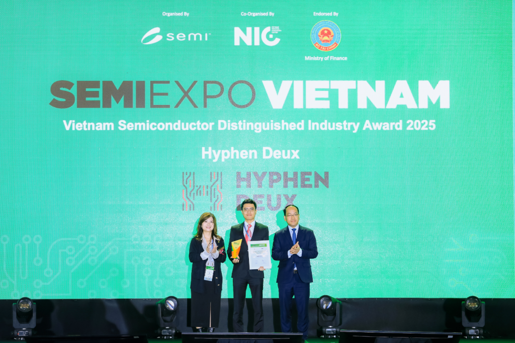 Hyphen Deux Received the Vietnam Semiconductor Distinguished Industry Award at SEMIExpo Vietnam 2025